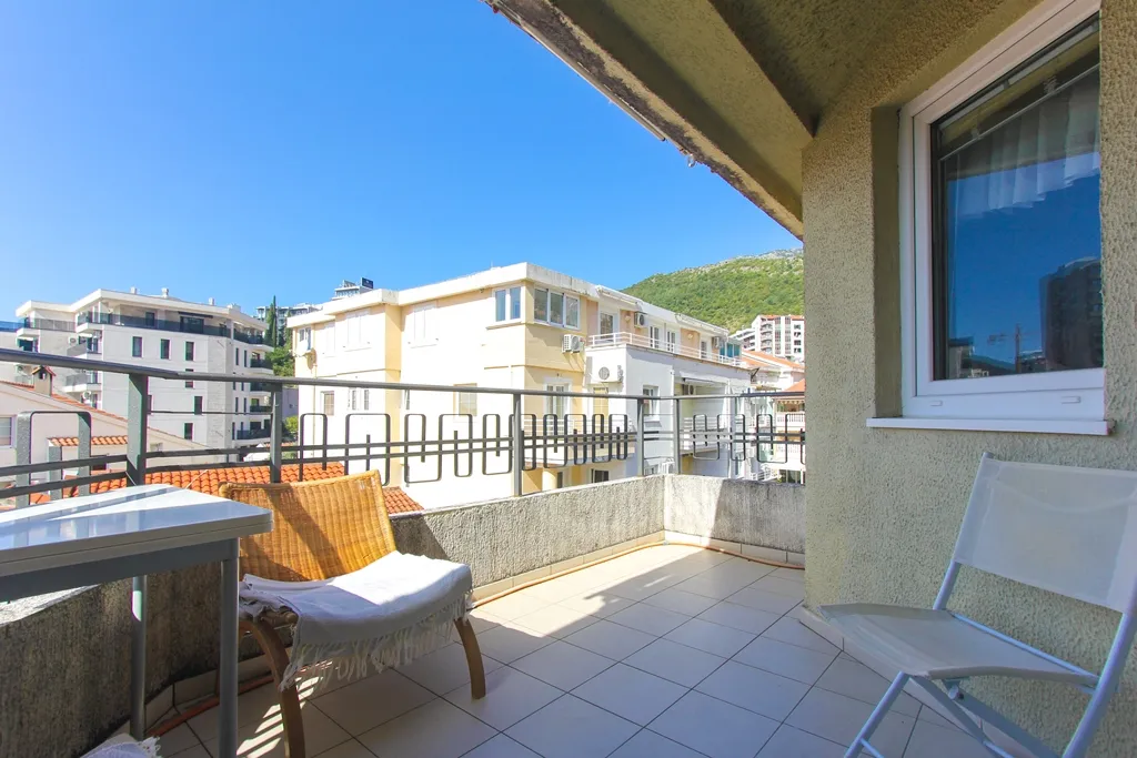 Atemberaubende Wohnung direkt am Meer in Rafailovici