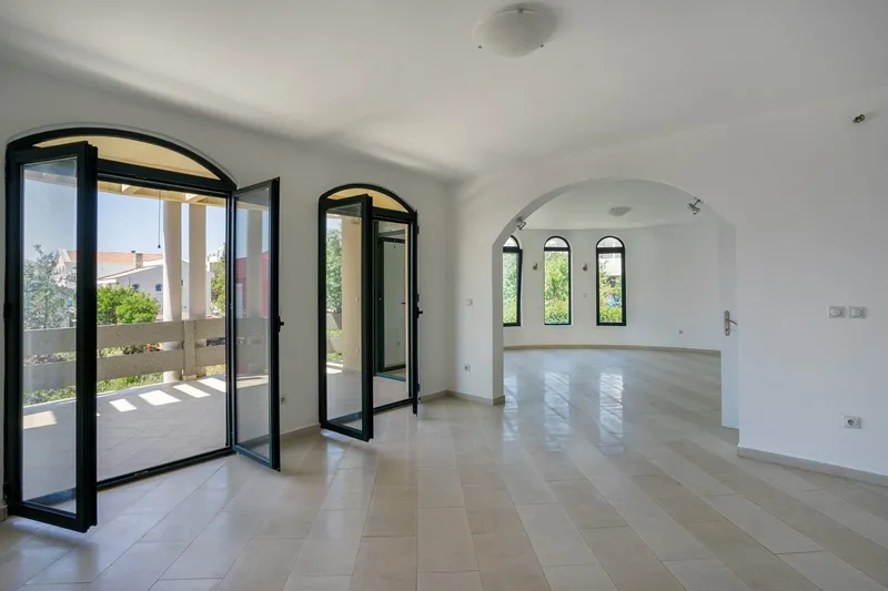 Luxury villa for sale near Utjeha