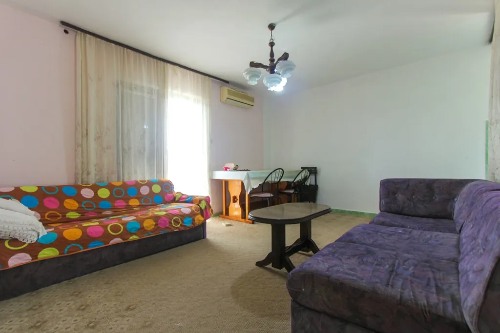 Dreistöckiges Stadthaus mit atemberaubendem Meerblick in Herceg Novi