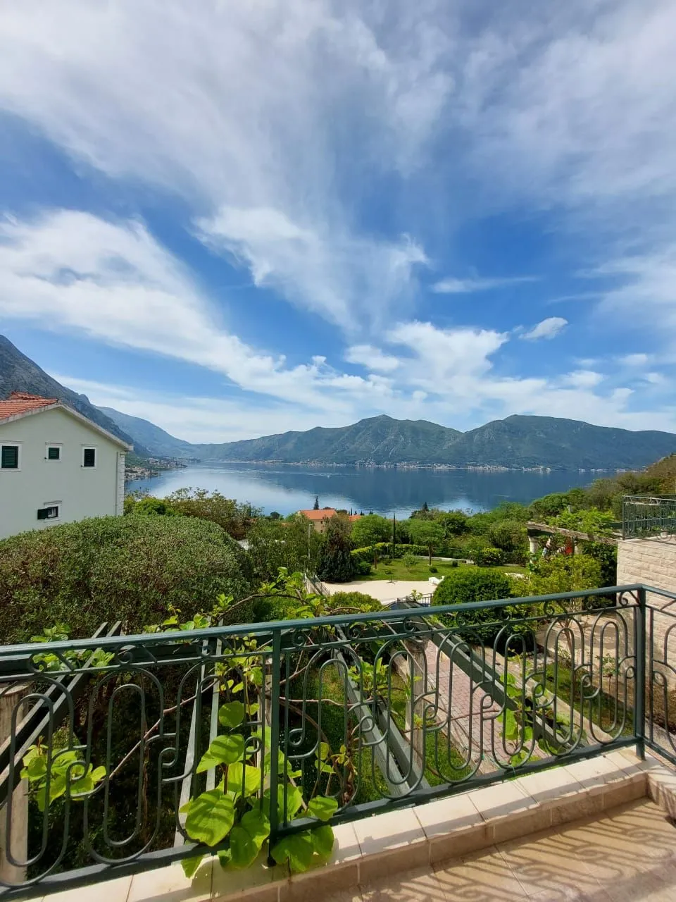 Zu verkaufende Wohnung in Orahovac mit Panoramablick auf das Meer