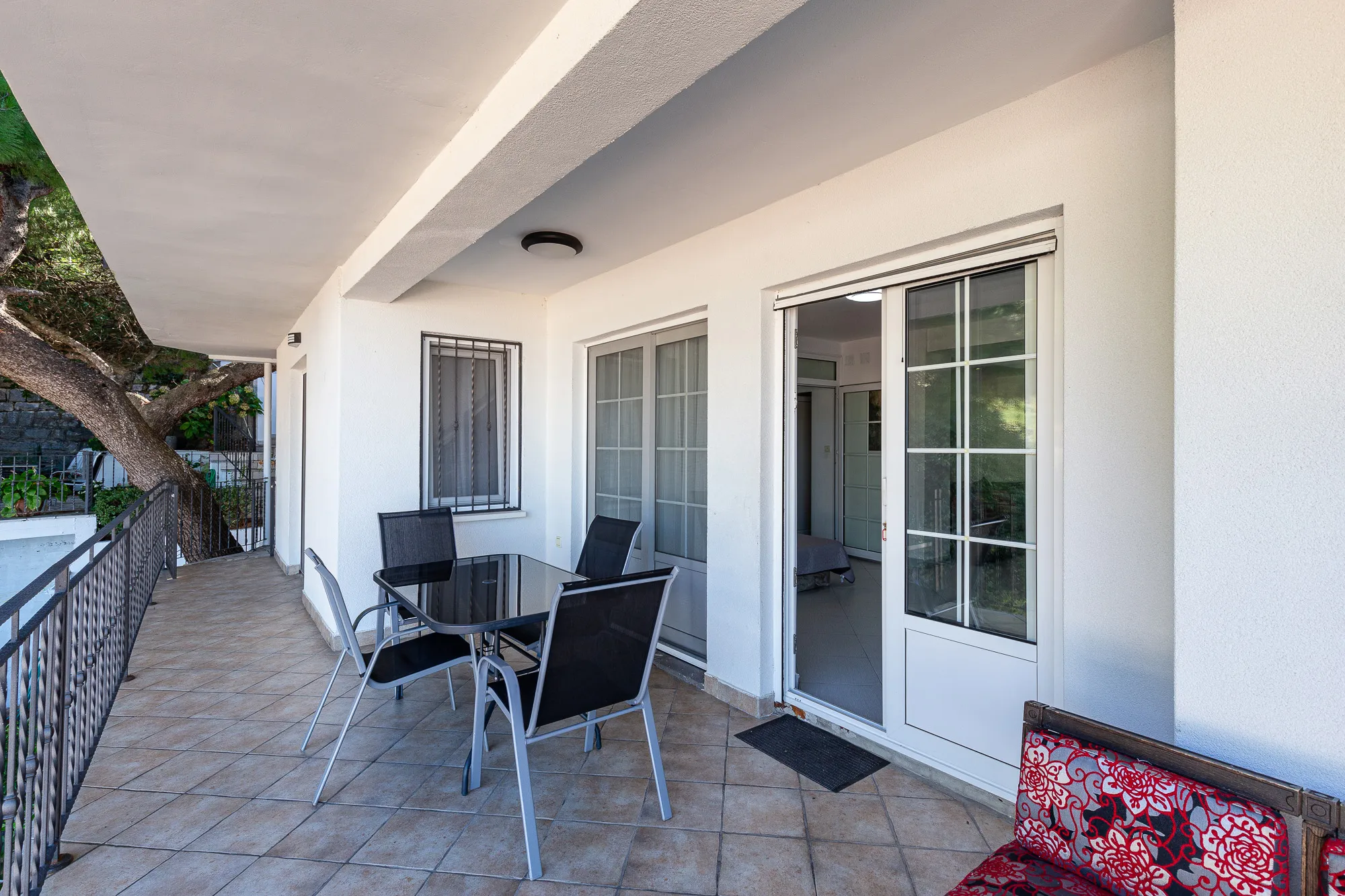 Квартира на продажу с видом на остров Свети Стефан 