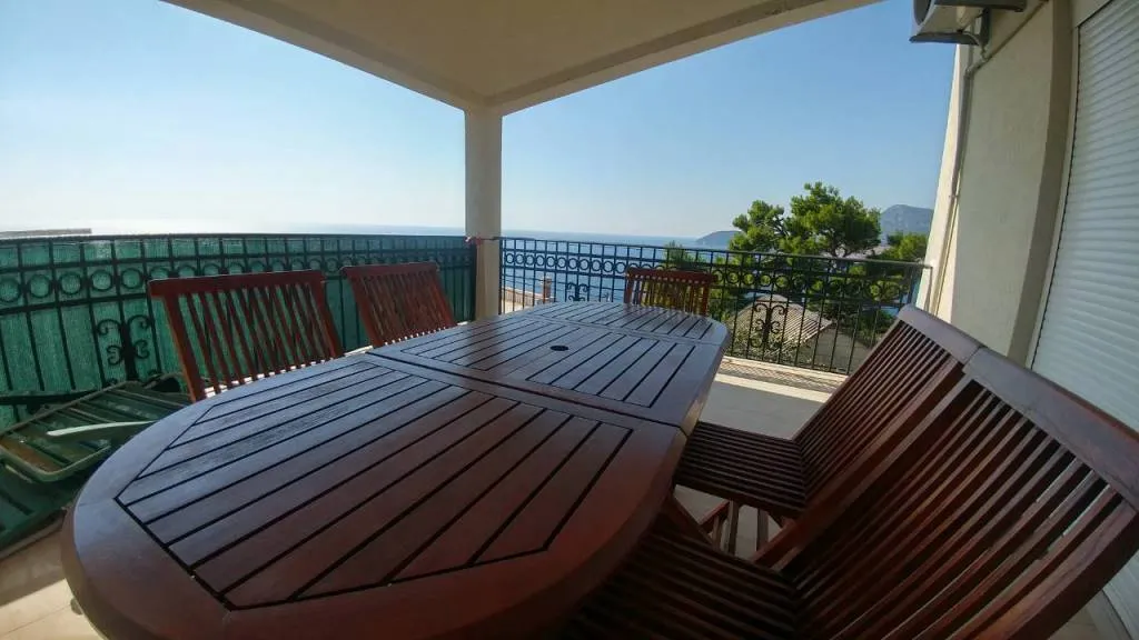 Haus mit Pool in Sutomore