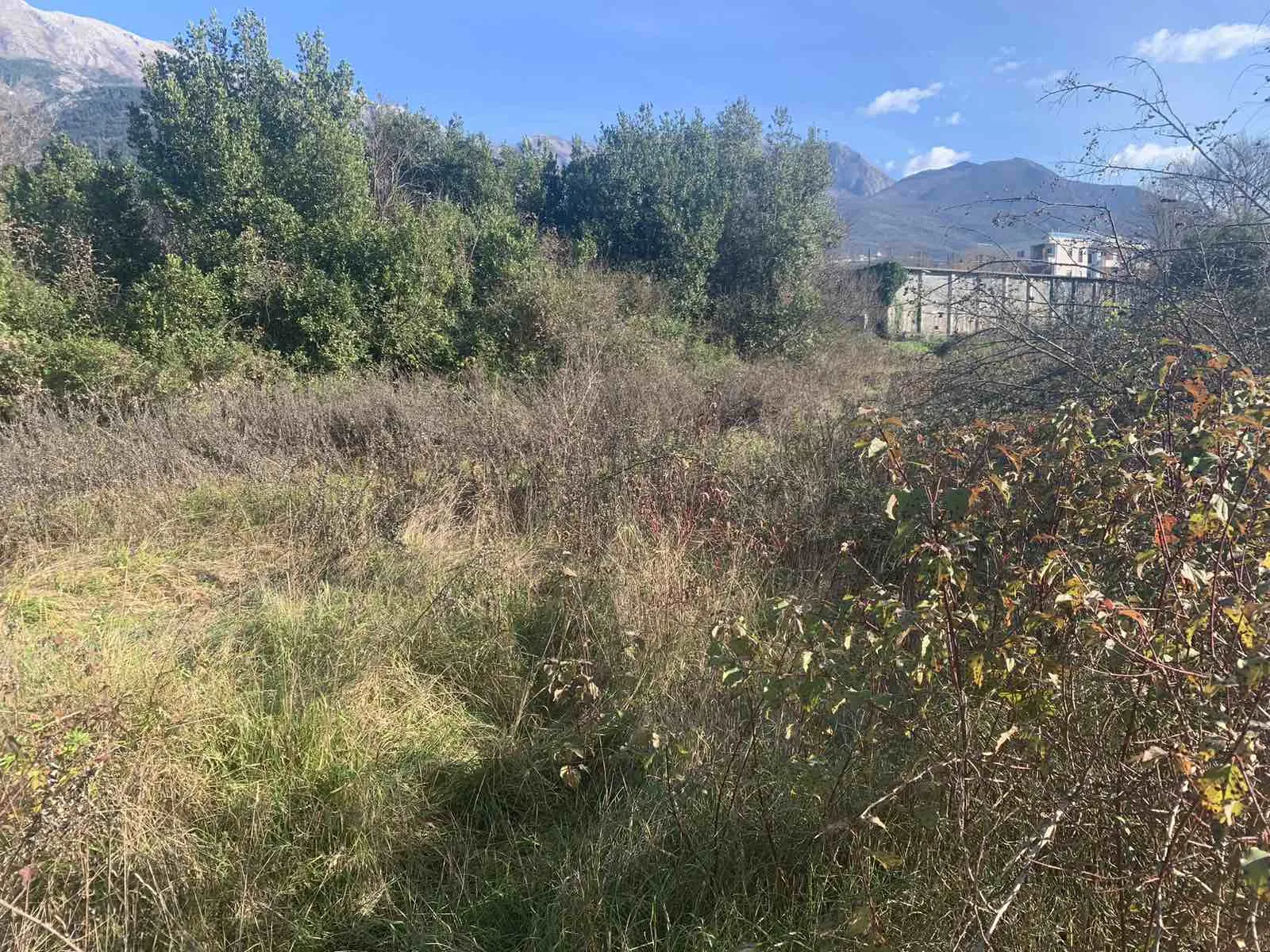 Urbanisiertes Grundstück in der Nähe von Kotor