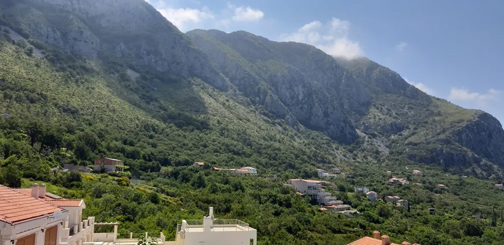 Вилла с бассейном в Близикуче