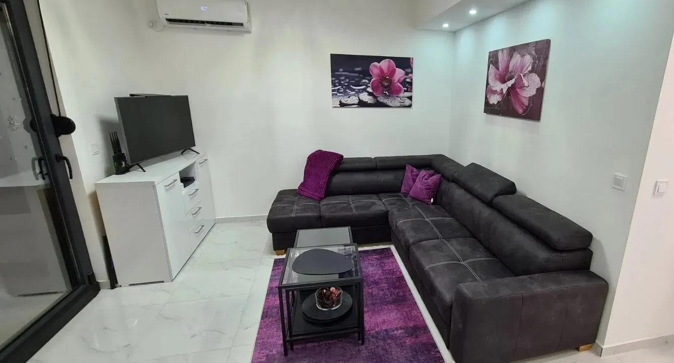 Трехкомнатная квартира с видом на море в Дженовичи