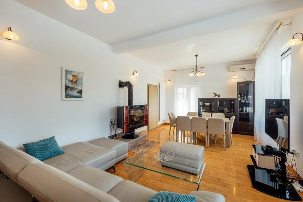 Villa mit Pool in Kumbor