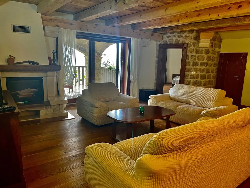 Квартиры в эксклюзивном месте недалеко от Будвы с видом на море