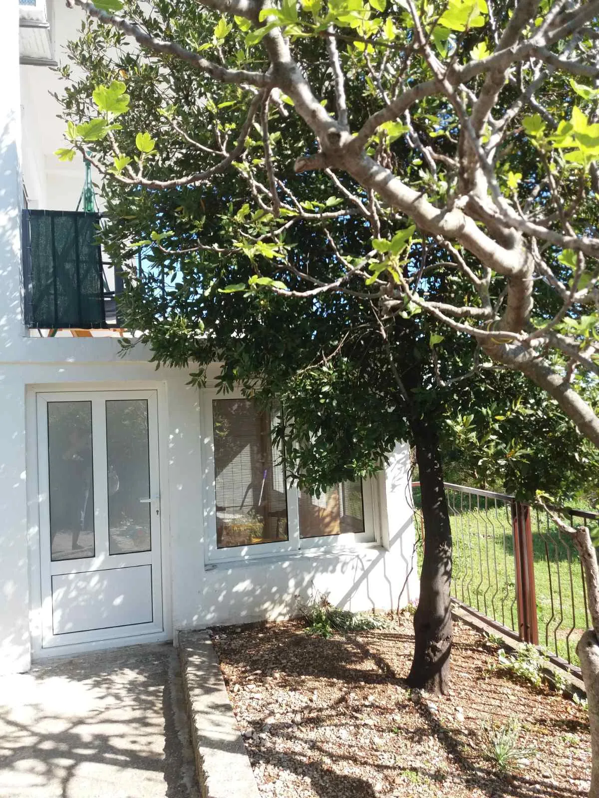 Two-story house in Sutomore