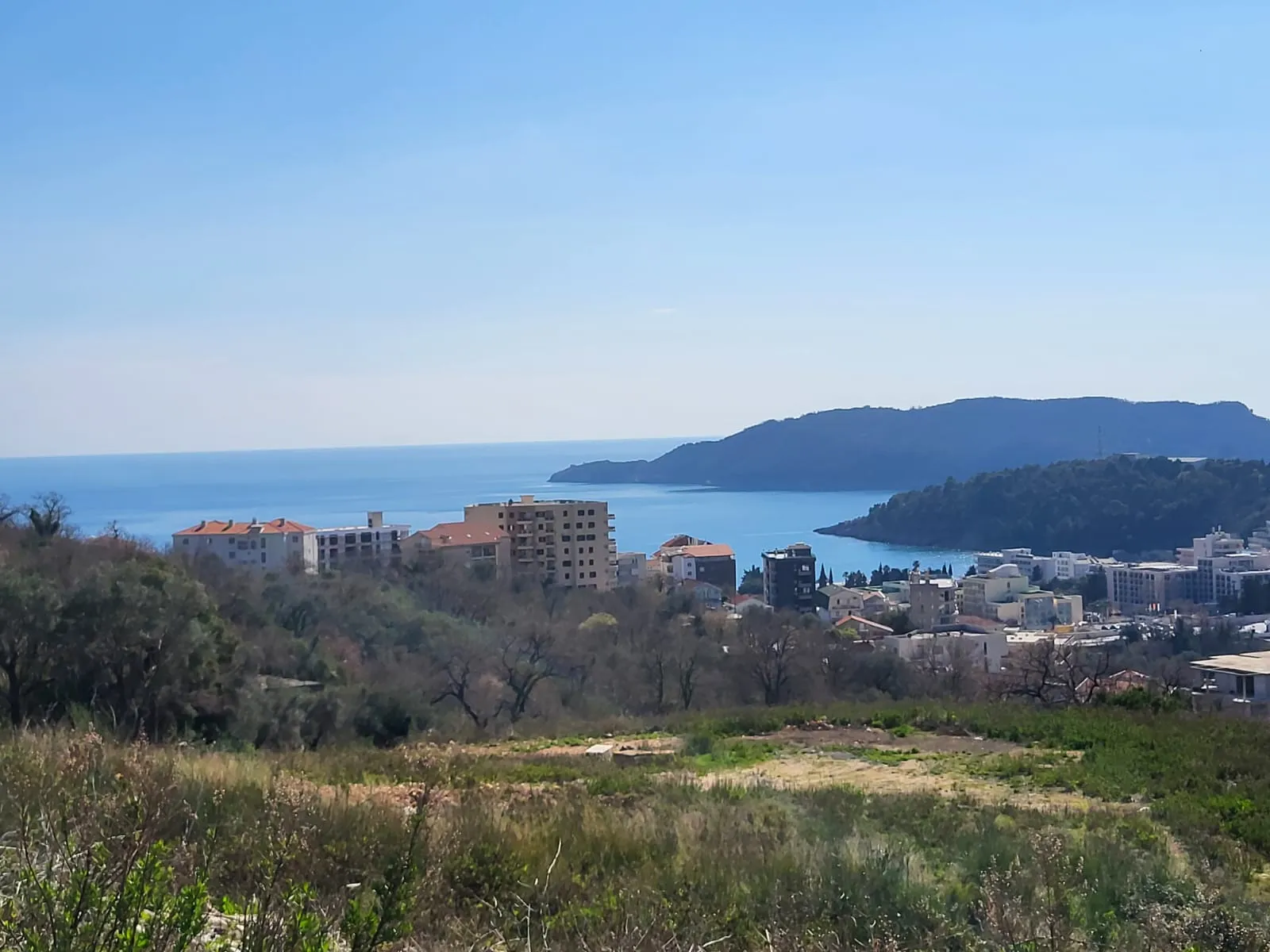 A plot with a house in Ivanovići, 905m²