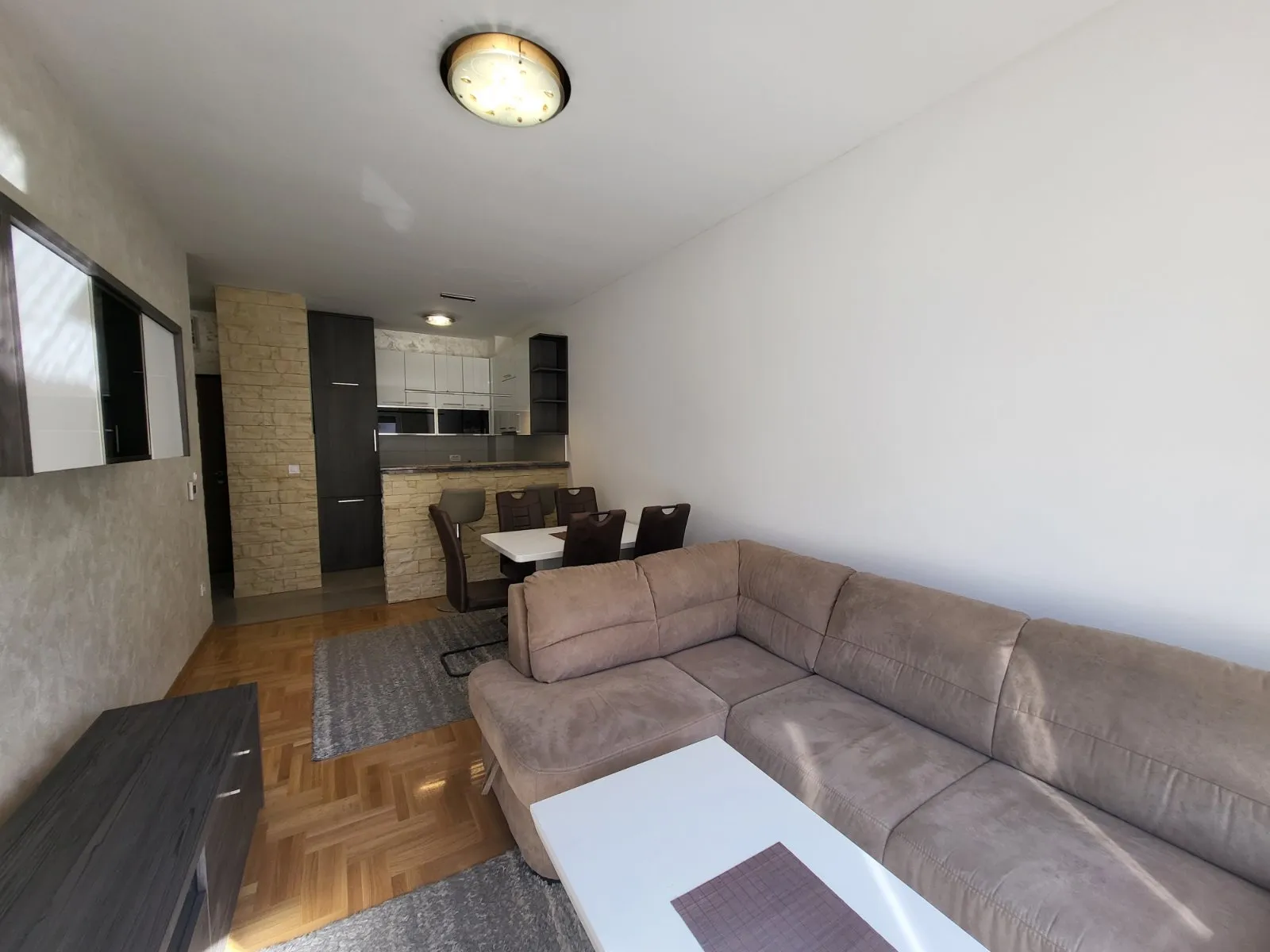 Apartment mit großer Terrasse im Zentrum von Budva