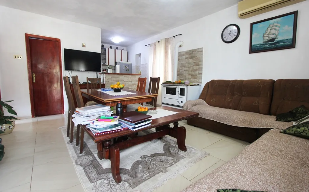 House with two bedrooms and sea views in Zelenika