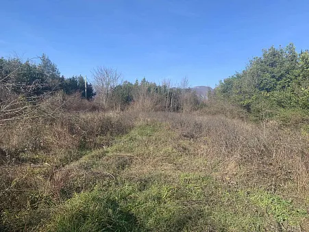 Urbanisiertes Grundstück in der Nähe von Kotor