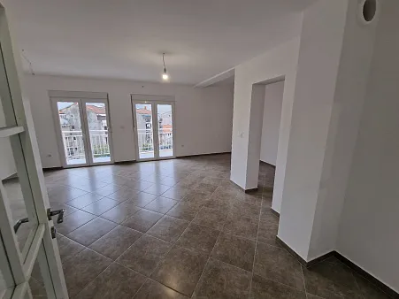 Two bedroom apartment in Igalo with sea view