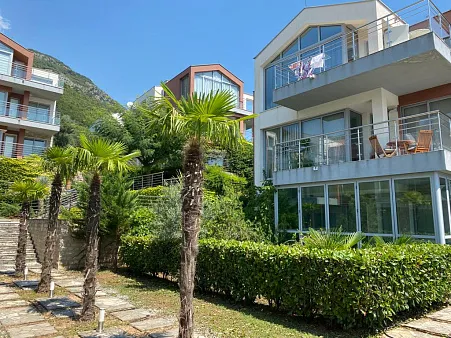 Продается квартира в Акация Хилл с прекрасным видом на море  