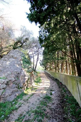 Plot in Bar, just 10m from the sea