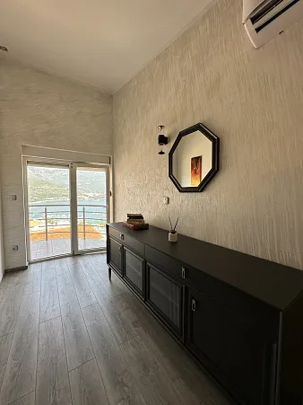 Apartment mit zwei Schlafzimmern in Budva mit Meerblick