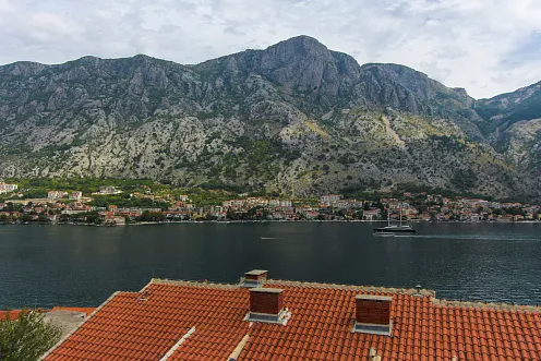 Wohnungen zum Verkauf in Kotor mit Panoramablick auf das Meer