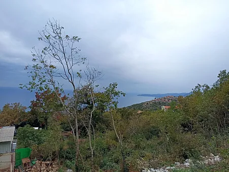 Grundstück in Blizikuce