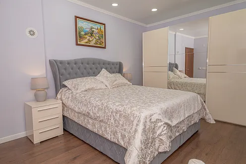 House for sale in Bar, Sutomore with a frontal view of the sea